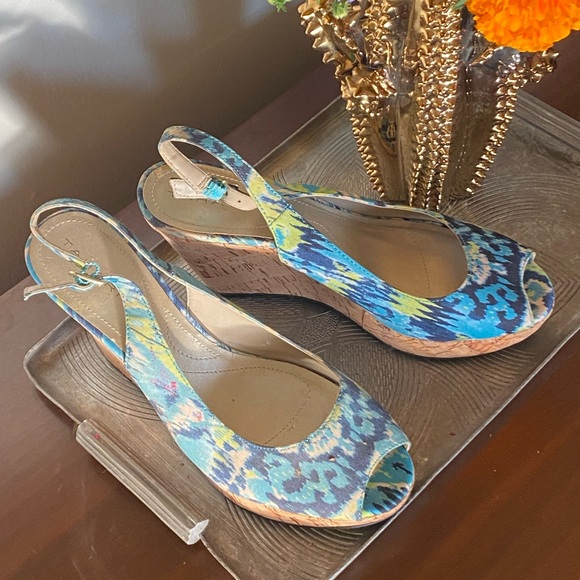 Tahari Taylor Peep Toe Wedges - Picture 3 of 9